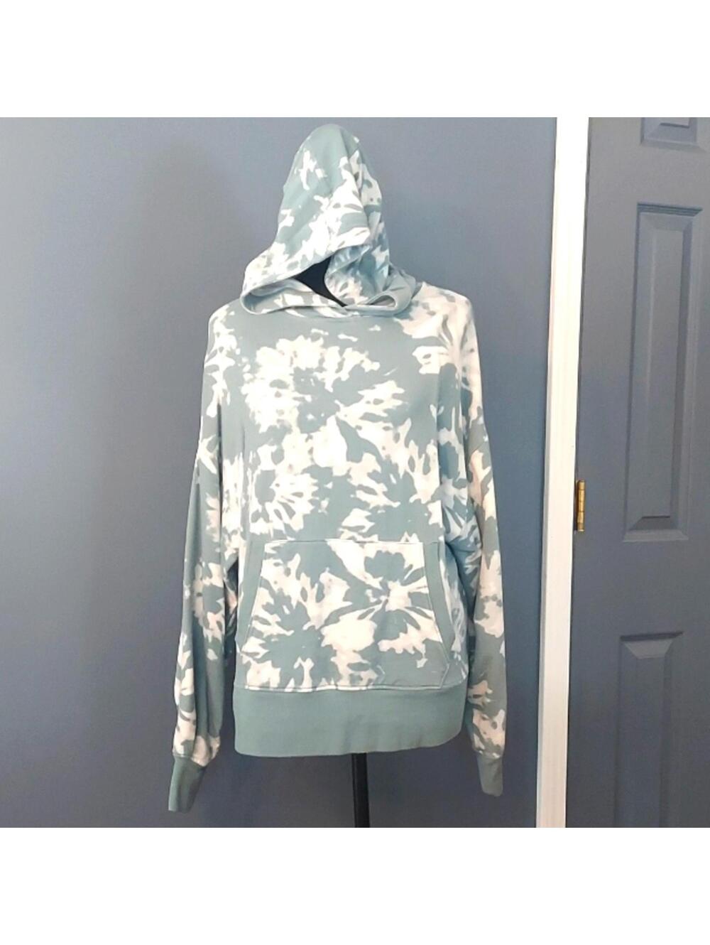 Athleta Blue and White tie Dye sweatshirt size medium